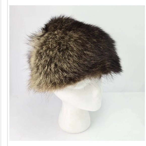 Vintage Gartenhaus Mink Fur Hat for Women perfect for cold winter temperature.